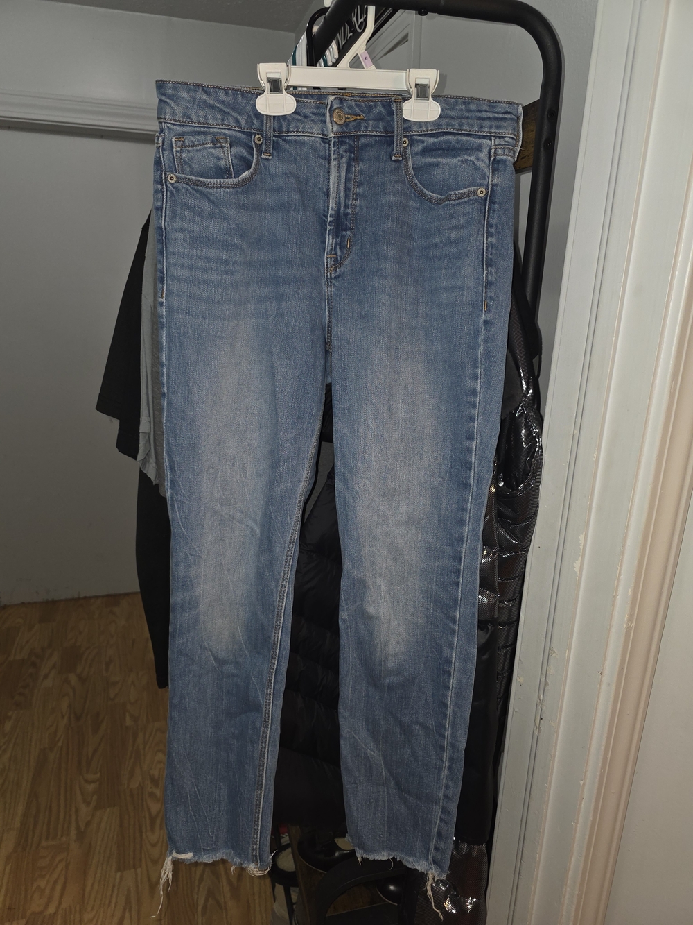 Old Navy Light Blue Ankle Crop Straight Jeans